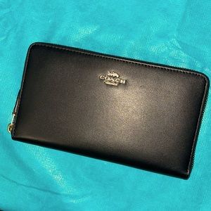 New Coach Glove-tanned Leather Wallet